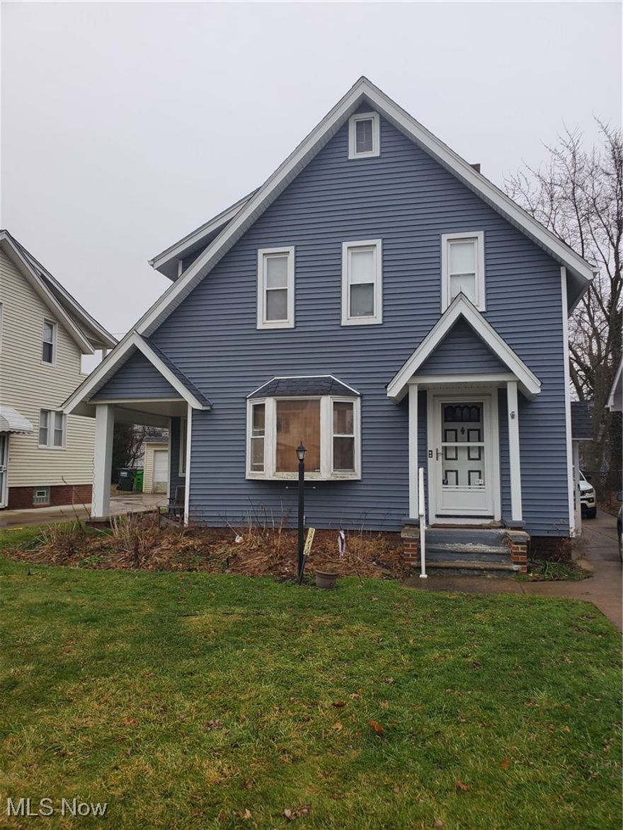 Welcome to 13710 Thornhurst Ave. This home is truly your diamond in the rough. The exterior has been updated for you: siding, windows, roof, gutters. Also a newer 2 1/2 garage. The interior is waiting on your TLC, with 3 bedrooms and one full bath. Thornhurst offers just under 1300 sq ft of living. The first floor has a nice open floor plan including the kitchen. The basement has over six hundred sq ft of space that would make a fantastic rec room. Thornhurst has great potential at the right price!