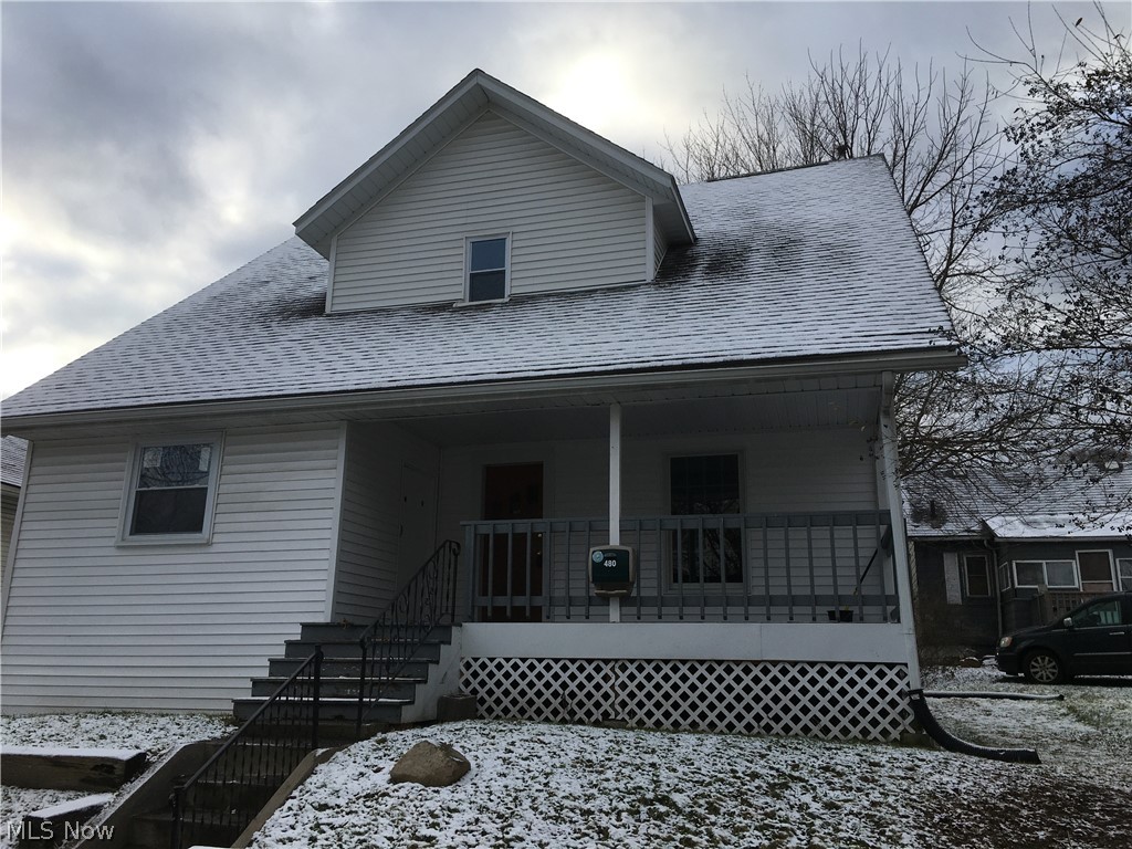 All adult applicants must apply online for credit, criminal and eviction background check and verify income. No section 8. We run credit, criminal and eviction history, verify income. $35 nonrefundable application fee per adult applicant.
- Income must me 2.5x greater than rent
- No Section 8 / Vouchers
- $35 app fee for every adult tenant
- Credit, criminal, employment, and eviction checks
- Security deposit of one months rent
- Pets accepted on a case by case basis, pending owner approval