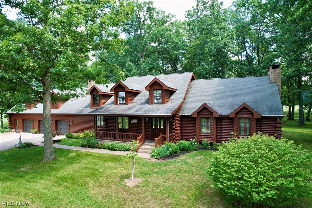 1098 Mace Road NE