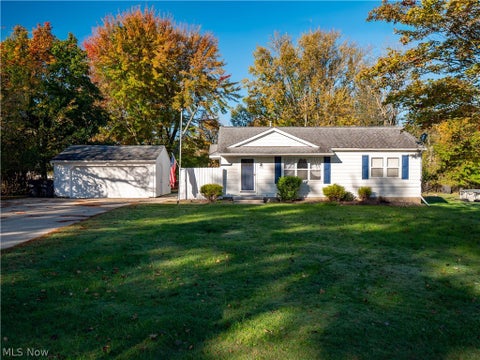 Photo of 446 Lakewood Avenue, Brunswick, OH 44212 (MLS # 5255547)