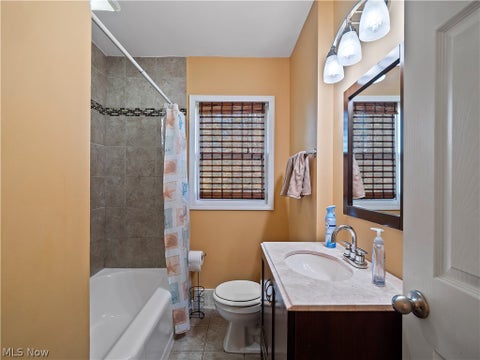 Tiny photo for 446 Lakewood Avenue, Brunswick, OH 44212 (MLS # 5255547)