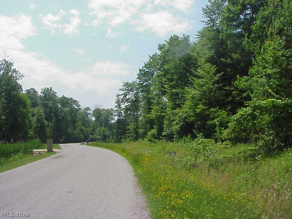 Boston Reserve - Land