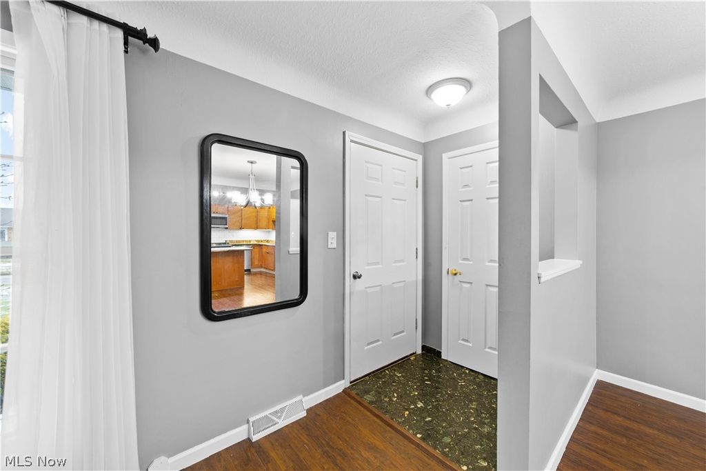 Photo of 1314 Jackie Lane, Cleveland, OH 44124 (MLS # 5225343)