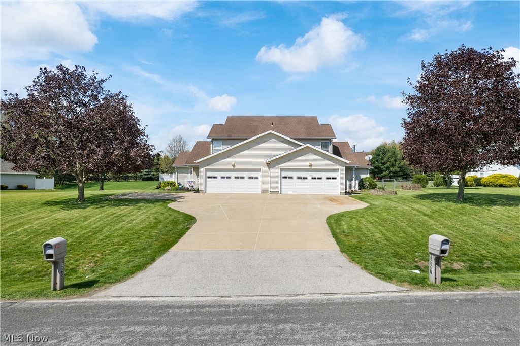 Photo of 1995 Rolling Meadows Lane, Akron, OH 44312 (MLS # 5204244)