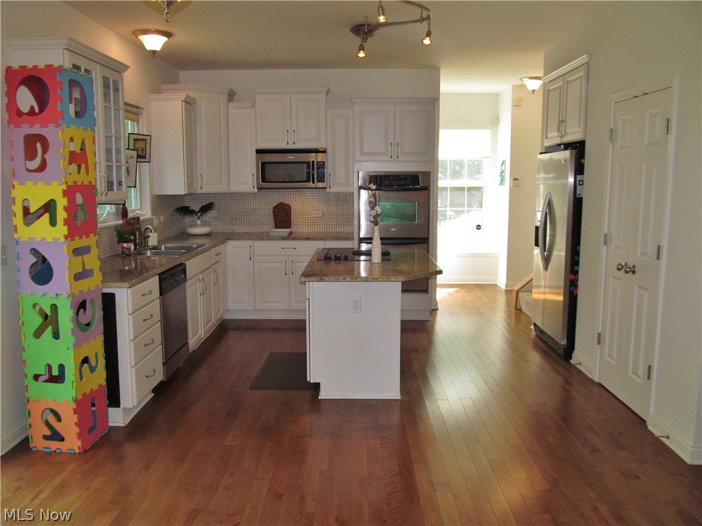 Ridgewood Falls - Residential