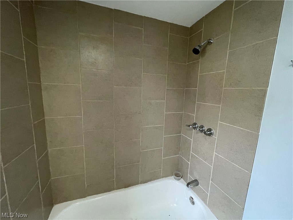 James M Hoyts - Residential Lease