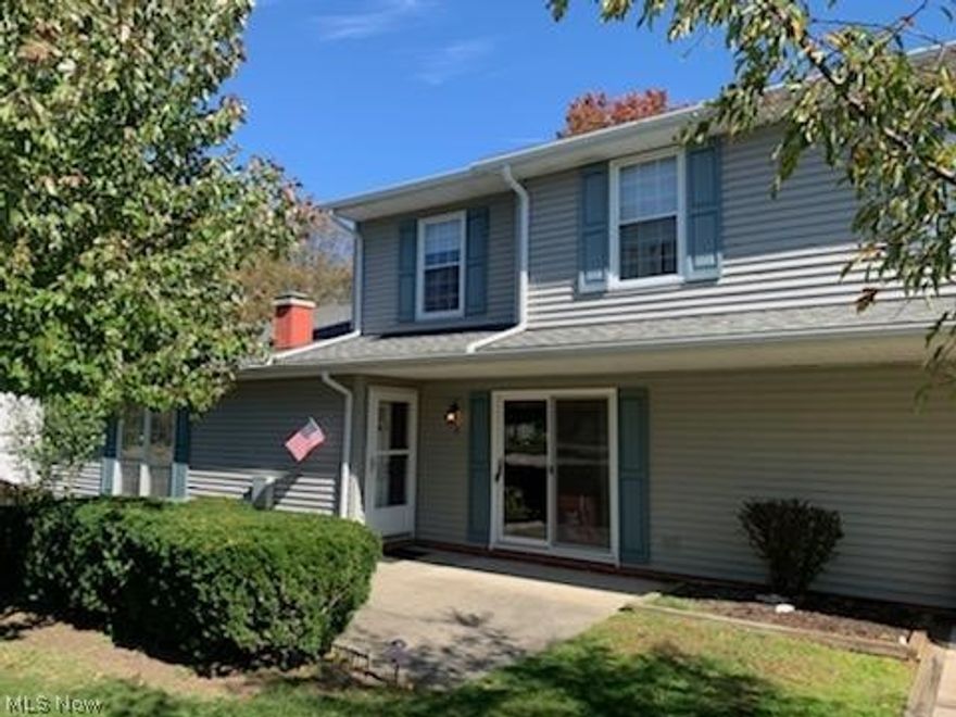 Don't miss this spacious well maintained 3 bedroom, 2 bath condo on quite cul-de-sac! Call today for your private tour! All appliances stay including washer and dryer.