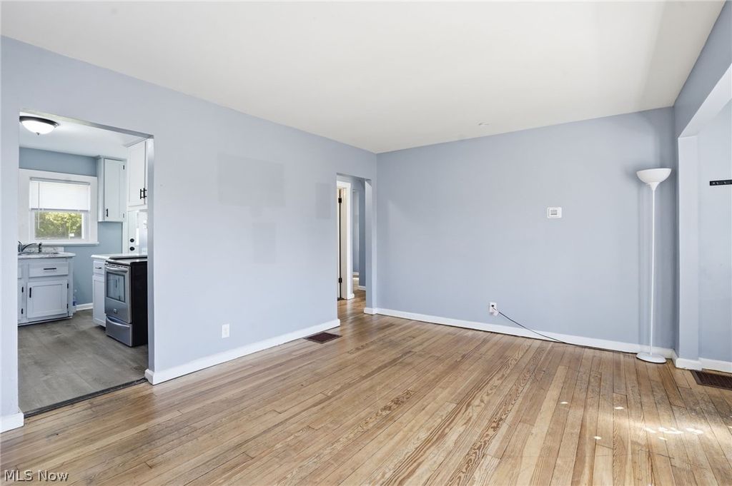 Photo of 2326 Verneva Street, Zanesville, OH 43701 (MLS # 5204028)