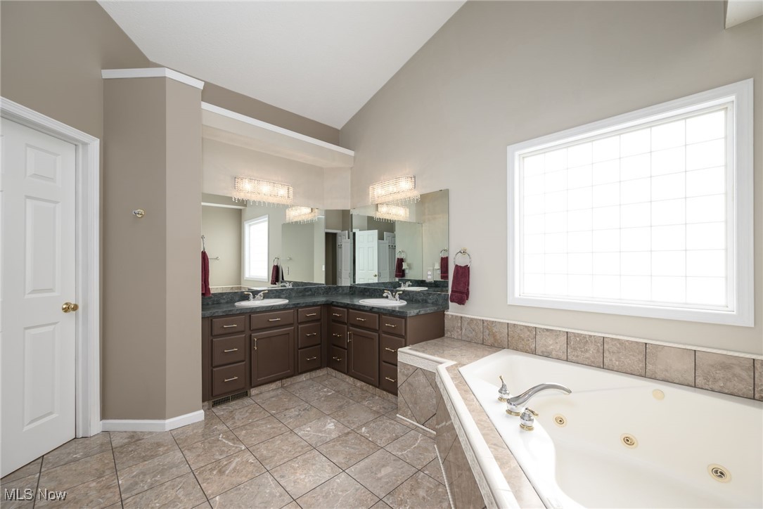 Bayside Lakes - Residential