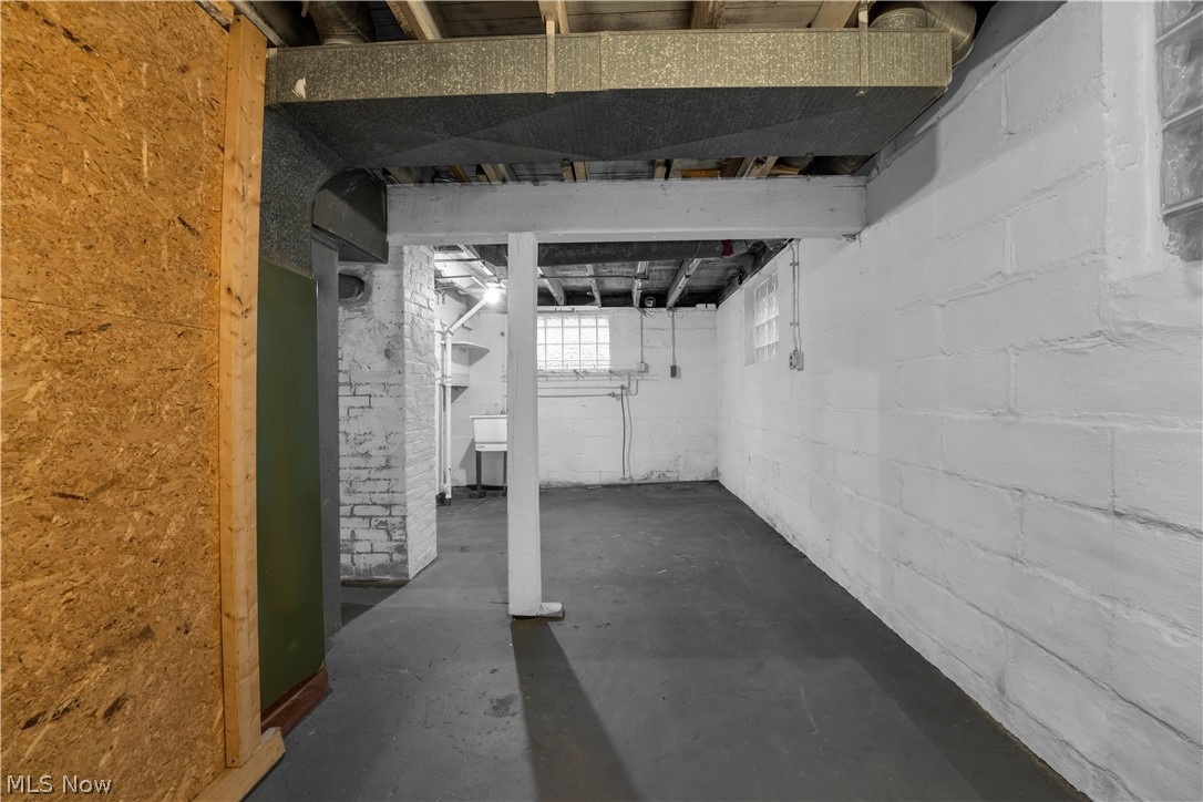 Original Brooklyn Township - Residential Lease