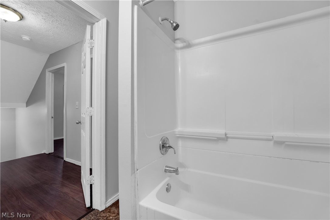 Original Brooklyn Township - Residential Lease