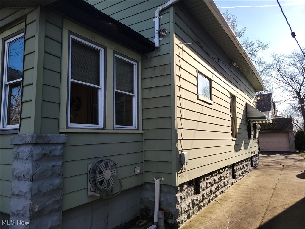 16918 Grovewood Avenue