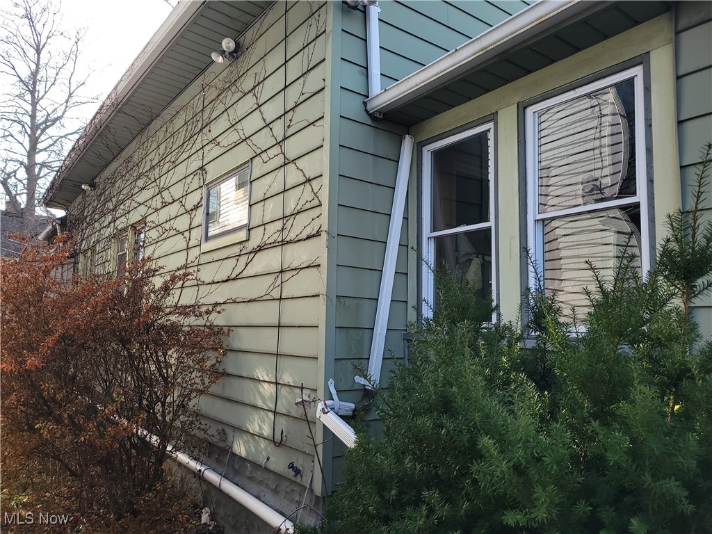 16918 Grovewood Avenue