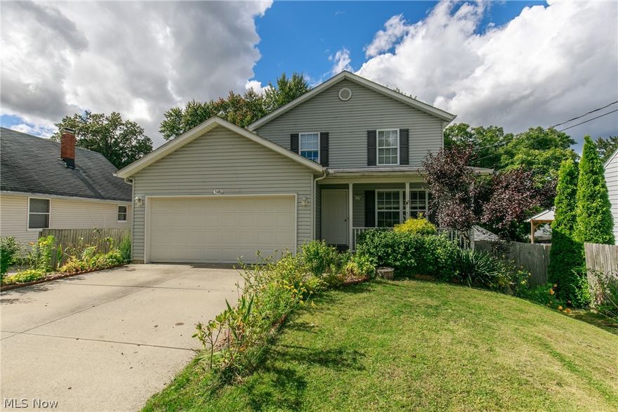 Beautiful House built in Stow OH 2005 with 3 Bedrooms and 2.5 Baths. This home has a First floor laundry ,a half bath , a nice pantry ,front porch and back deck with an attached 2 car garage. Seller is leaving Transferable Home Warranty from Choice Home Warranty. Contract term -09/21/2016 to 09/21/2022 which is Fully Paid. You don't want to miss this Charming house.