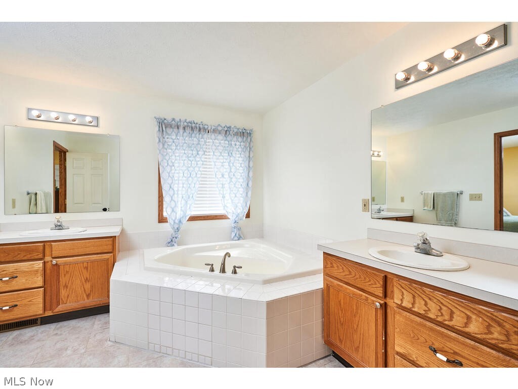 Cloverleaf West - Residential