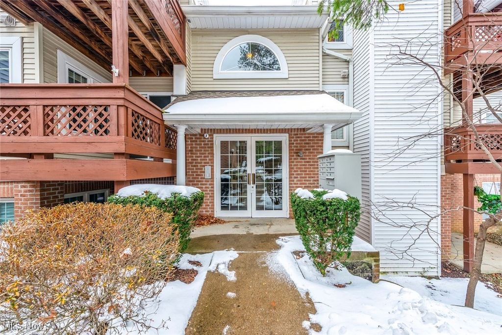 Photo of 651 Windrush Drive #C2, Westlake, OH 44145 (MLS # 5174843)