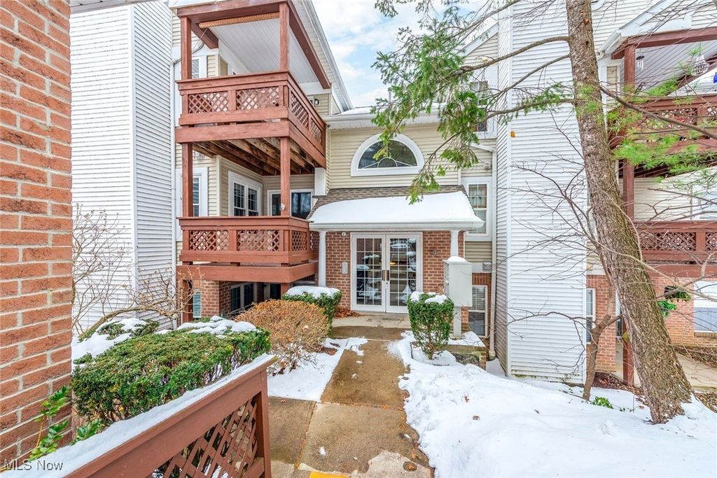 Photo of 651 Windrush Drive #C2, Westlake, OH 44145 (MLS # 5174843)