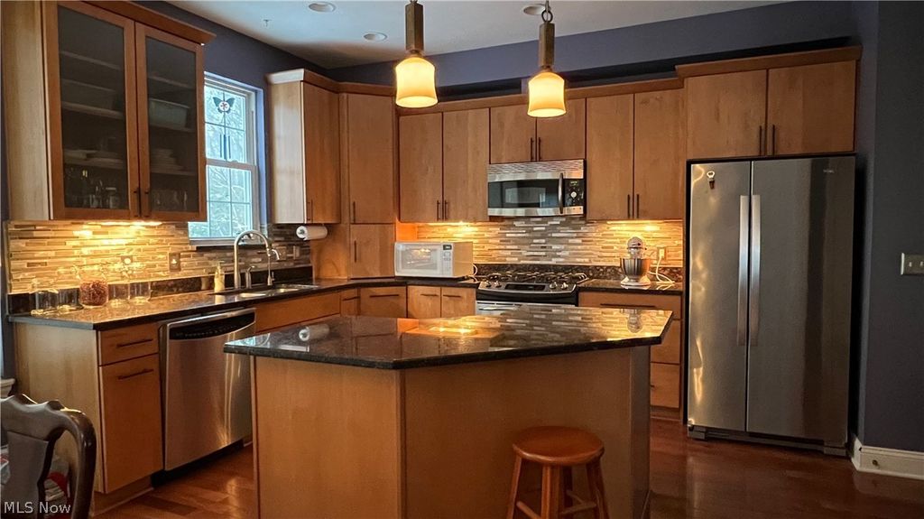 Photo of 26727 Rue Saint Anne Court, Warrensville Heights, OH 44128 (MLS # 5200296)