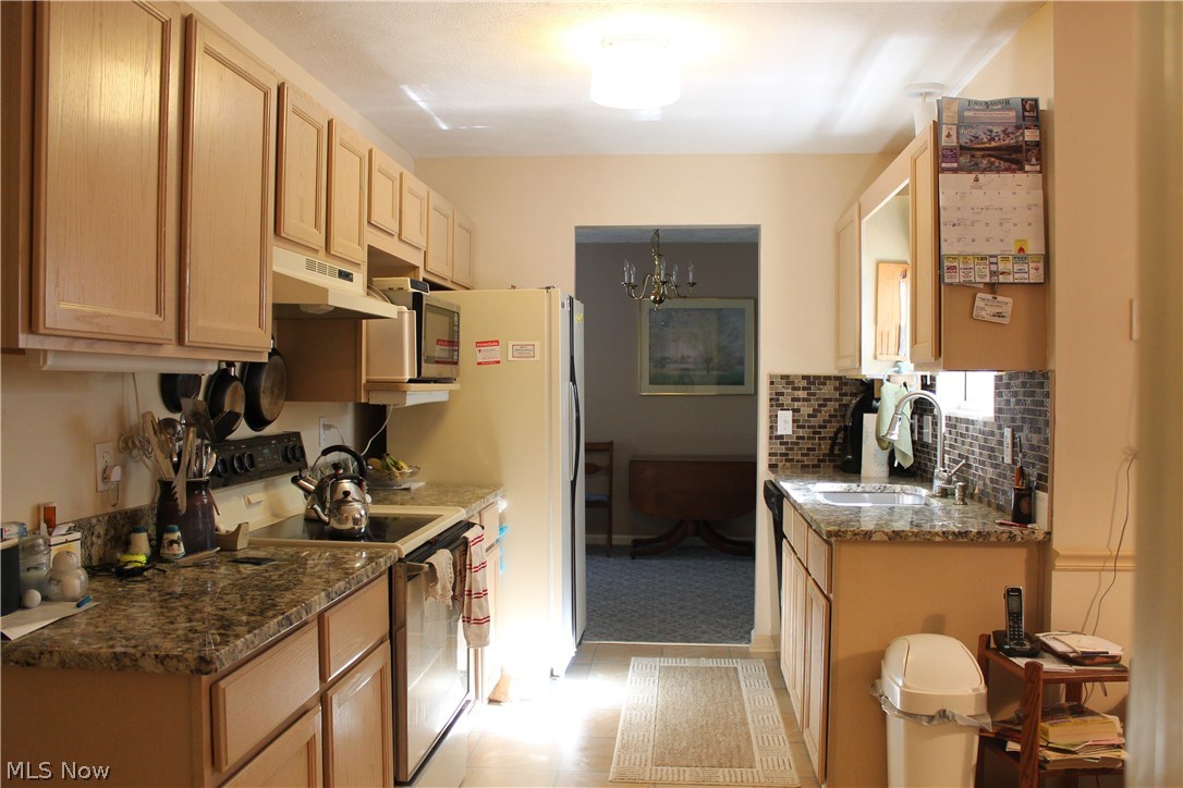 Hillary Place Condo - Residential