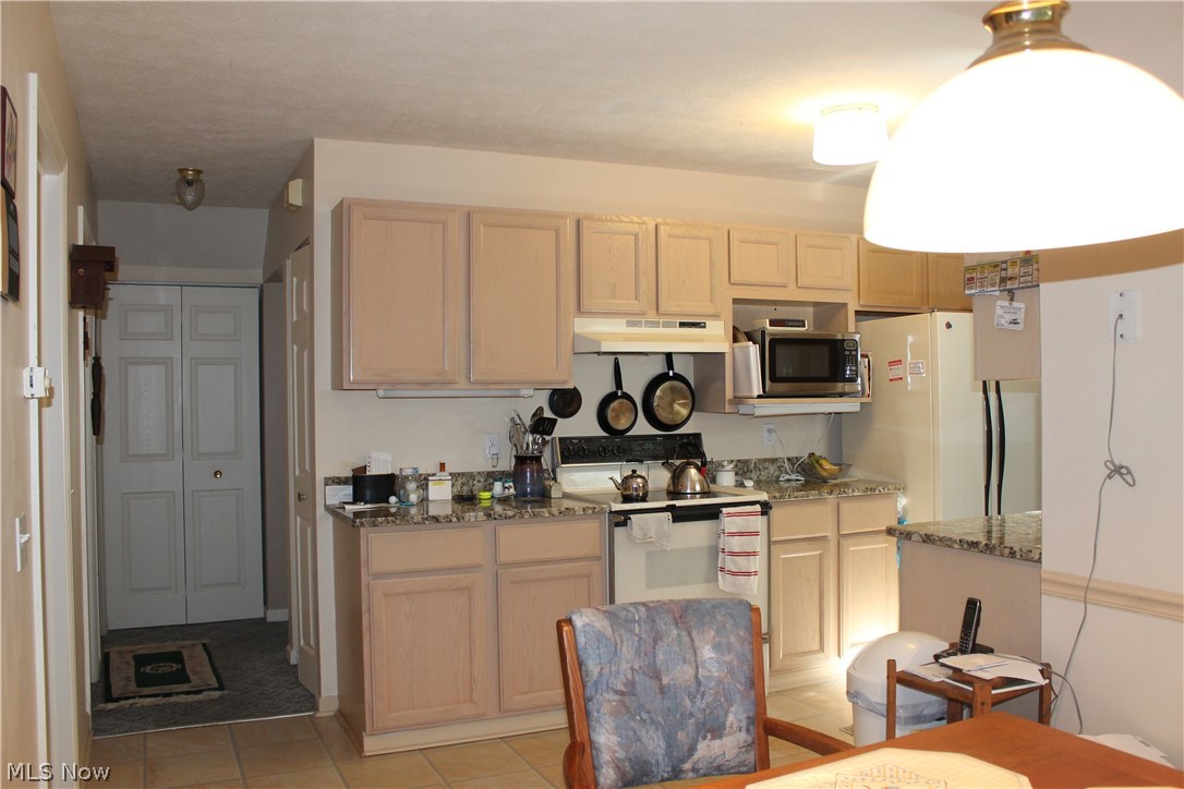 Hillary Place Condo - Residential