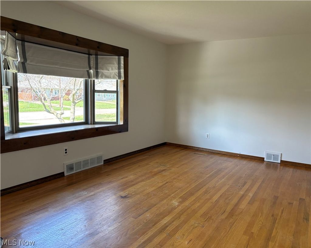 Photo of 355 Gayle Drive, Sheffield Lake, OH 44054 (MLS # 5199662)