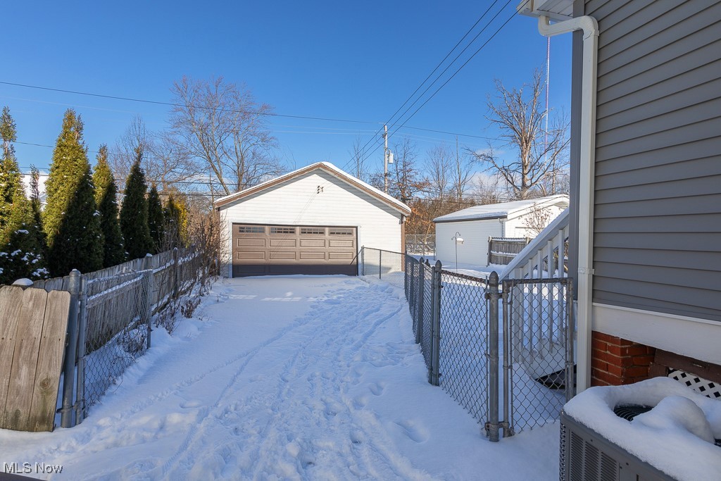 3110 Park Drive, Parma, Ohio image 31