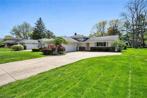 1994 Aldersgate Drive Lyndhurst OH 44124