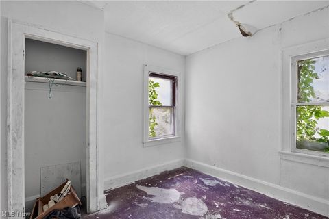 Tiny photo for 211 Broadview Avenue, Girard, OH 44420 (MLS # 5227151)