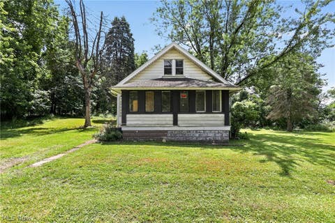 Photo of 211 Broadview Avenue, Girard, OH 44420 (MLS # 5227151)