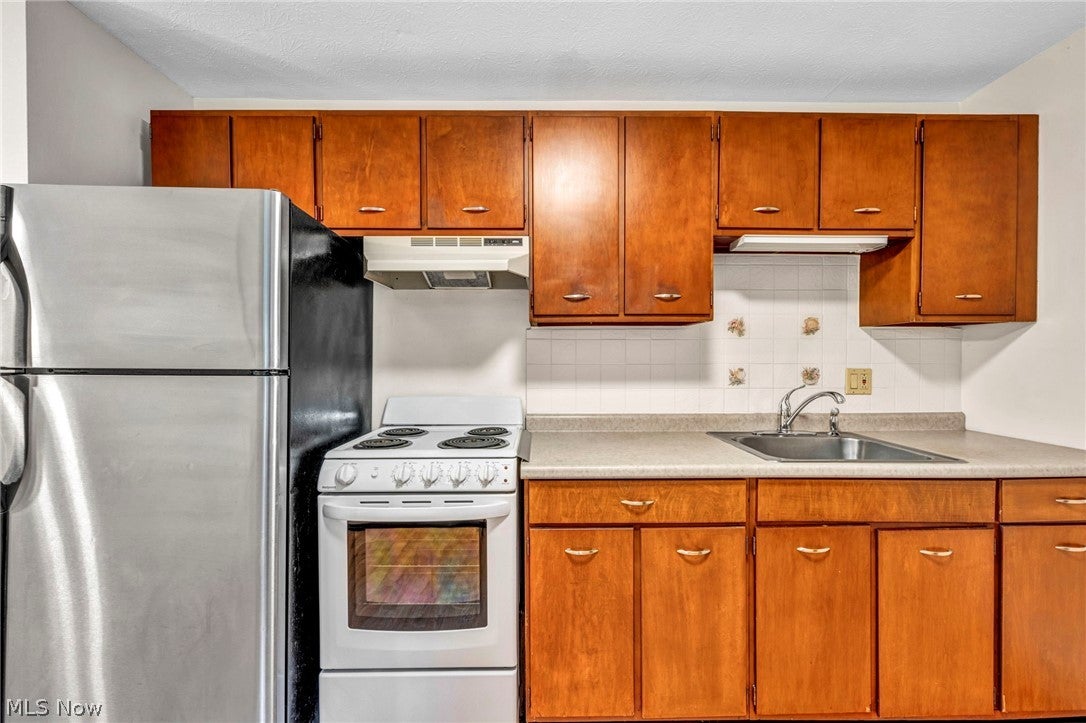 115 S Rocky River Drive 101