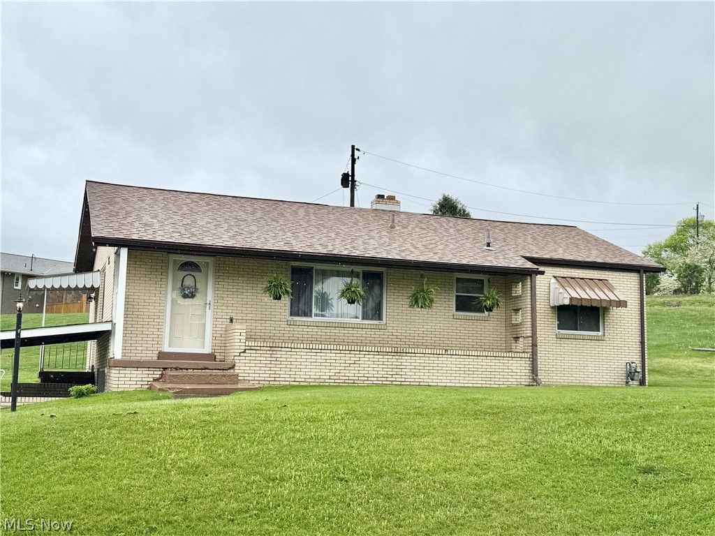 Photo of 582 Pond ST, East Liverpool, OH 43920 (MLS # 5205903)