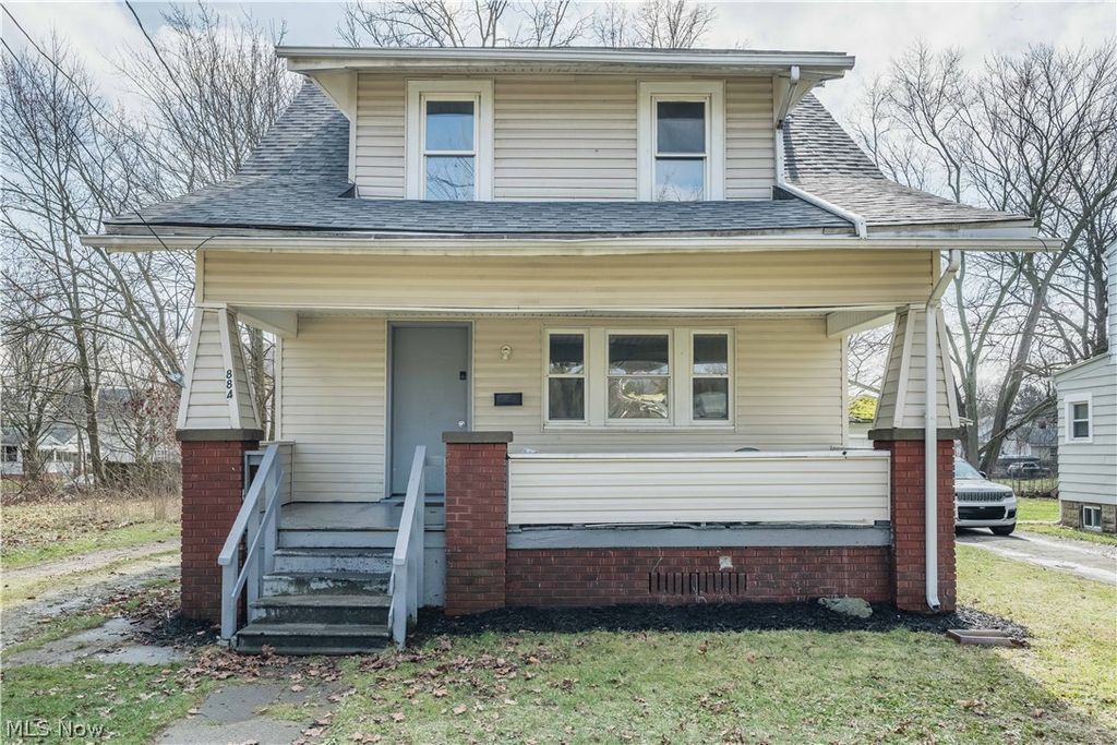 Photo of 884 Lovers Lane, Akron, OH 44306 (MLS # 5191713)