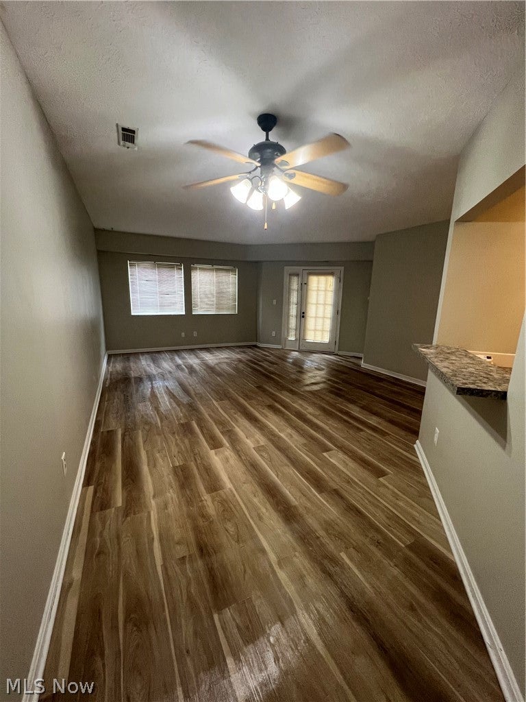 320 Village Pointe Drive 1