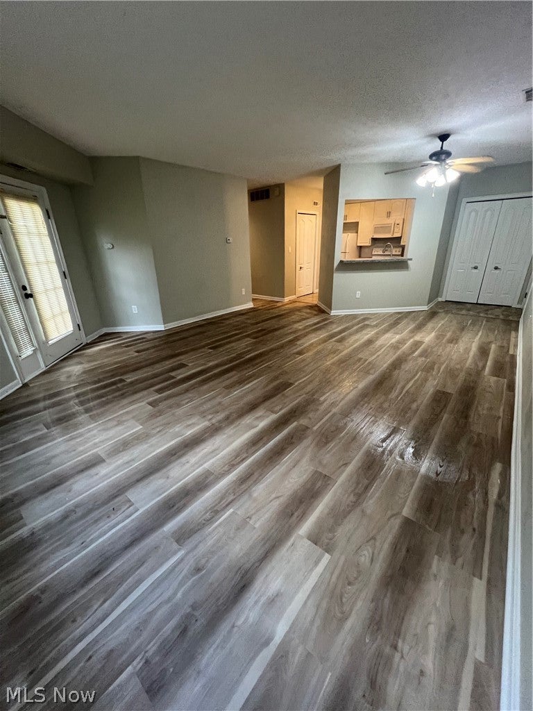 320 Village Pointe Drive 1