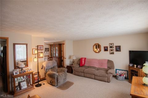 Tiny photo for 719 Oregon Avenue, McDonald, OH 44437 (MLS # 5203145)