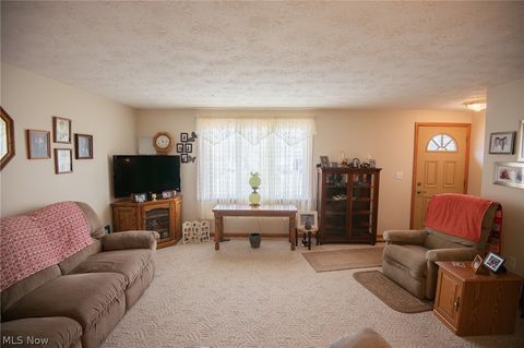 Tiny photo for 719 Oregon Avenue, McDonald, OH 44437 (MLS # 5203145)