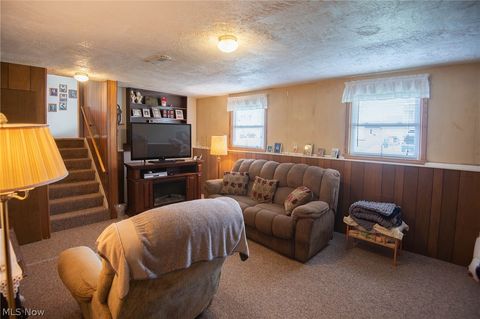 Tiny photo for 719 Oregon Avenue, McDonald, OH 44437 (MLS # 5203145)