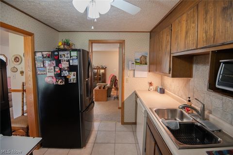 Tiny photo for 719 Oregon Avenue, McDonald, OH 44437 (MLS # 5203145)