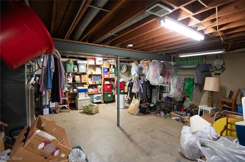 Tiny photo for 719 Oregon Avenue, McDonald, OH 44437 (MLS # 5203145)