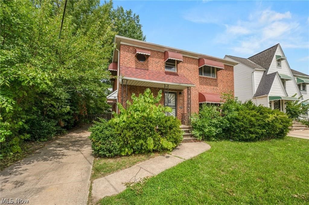 Photo of 14625 Milverton Road, Cleveland, OH 44120 (MLS # 5191097)