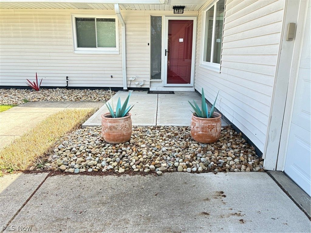 Photo of 2642 Ramsay Road, Beachwood, OH 44122 (MLS # 5199158)