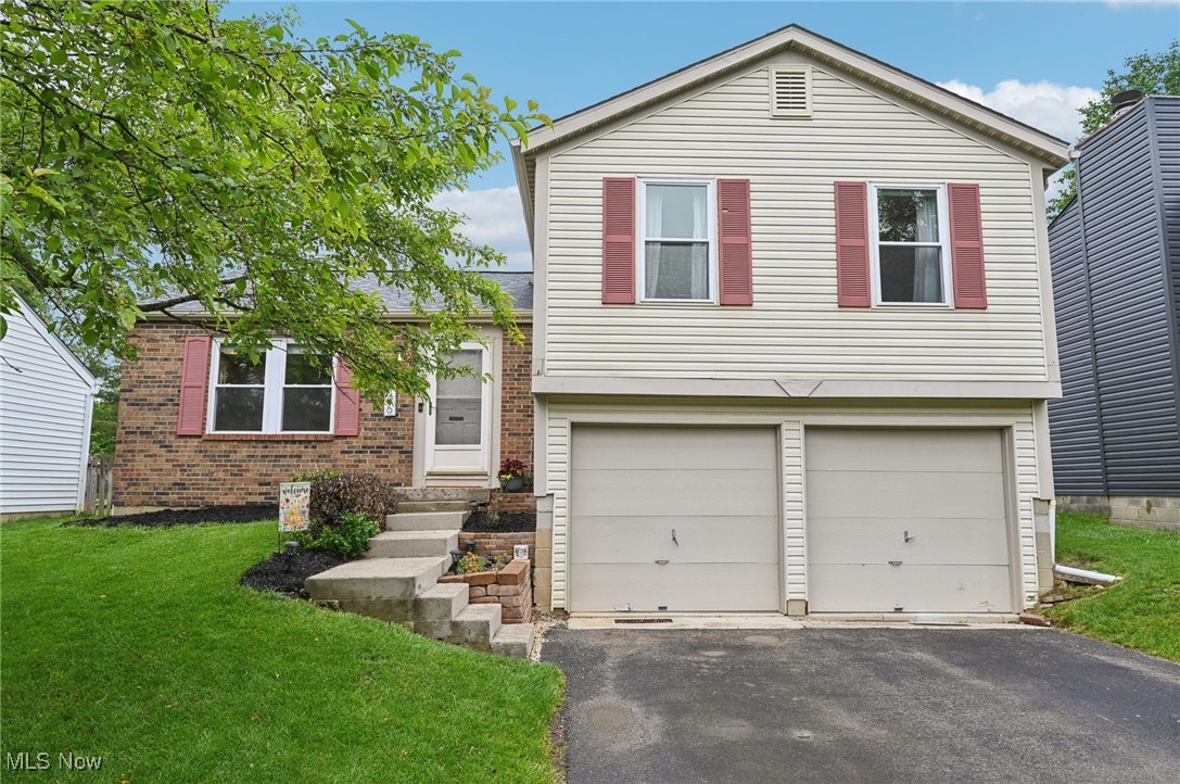 1746 Lone Prairie Drive, Powell, Ohio image 1