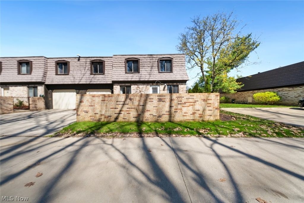 Photo of 723 Tollis Parkway, Broadview Heights, OH 44147 (MLS # 5204221)