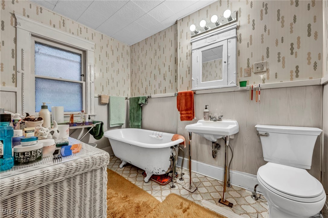 Cleveland, Ohio 44108, United States, 3 Bedrooms Bedrooms, ,1 BathroomBathrooms,Residential,Active,243645