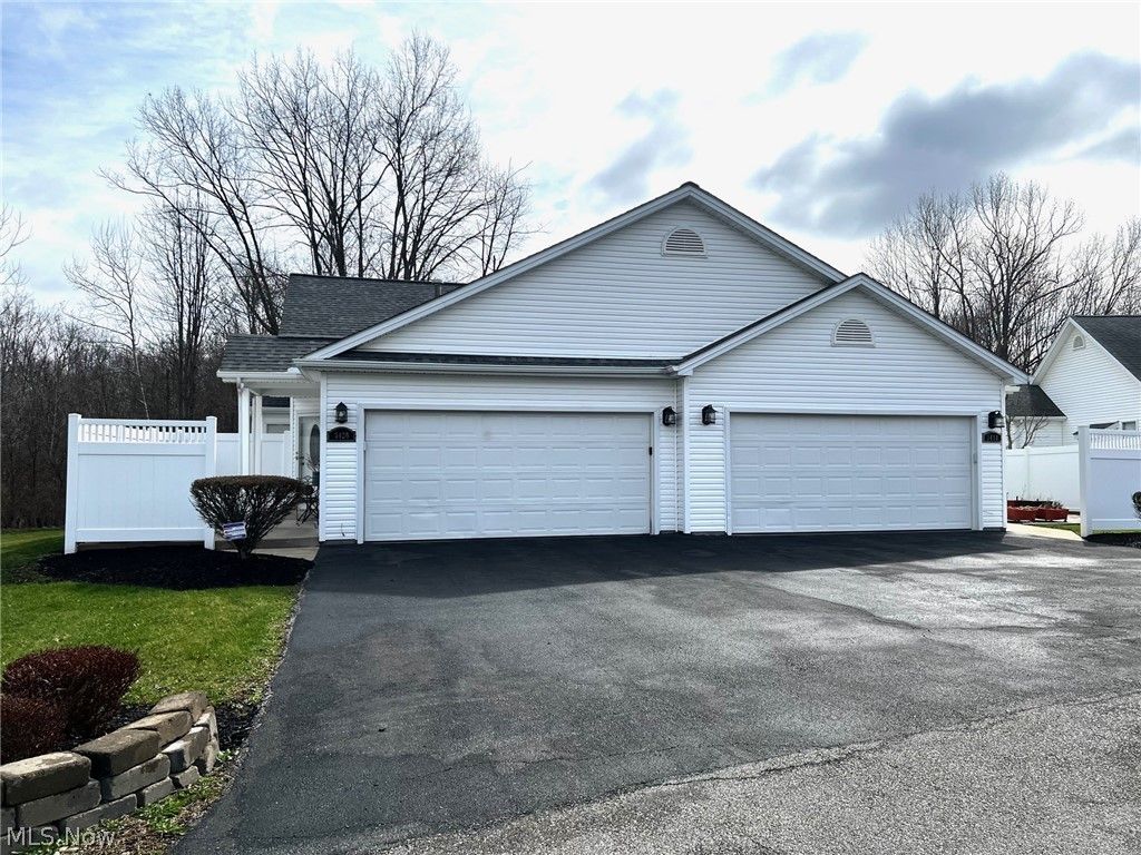 Photo of 3420 Orchard Court, Warren, OH 44484 (MLS # 5197272)