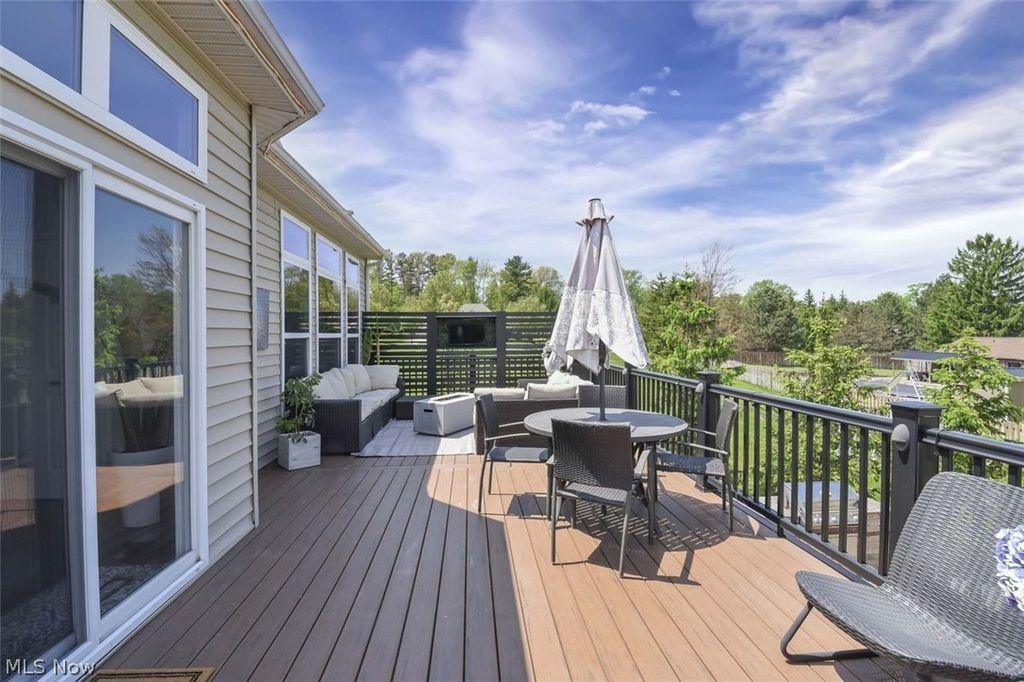 Photo of 4089 Fox Chase, Seven Hills, OH 44131 (MLS # 5209952)