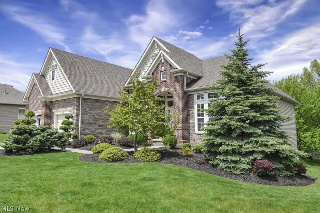 Photo of 4089 Fox Chase, Seven Hills, OH 44131 (MLS # 5209952)