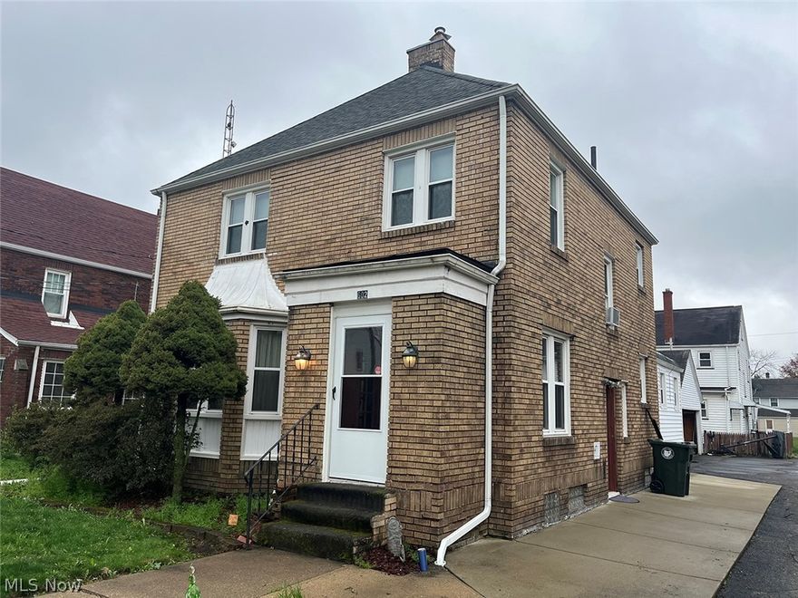 Three-Bedroom 1.5 Bath Home with Two-Car Garage - Canton City, Canton CSD - ABSOLUTE AUCTION, all sells to the highest bidders on location. ONLINE BIDDING BEGINS MONDAY, MAY 6, 2024 – 5:00 PM and AUCTION LIVE ON-SITE BIDDING WILL BEGIN WEDNESDAY, MAY 8, 2024, 5:30 PM. Real Estate. Three-bedroom, 1.5-bath home with screened-in porch, and updated vinyl windows. The main level features a large family room, dining room, den, updated kitchen with breakfast nook and granite countertops, 1/2 bath, and hardwood floors throughout! The upper level has three bedrooms and a large full bath. The full basement has a partially finished rec room, laundry/utility storage room, modern gas-forced air furnace with AC, 100-amp breaker electric, water softener system, public water, and sewer. Two-car garage and storage shed for additional storage! Longtime family-owned and occupied property in a very convenient location with quick access to 62 and 77! Sellers believe the Aultman family built the home. Call today to get your questions answered, check it out! Terms On Real Estate: 10% down auction day, balance due at closing. A 10% buyer’s premium will be added to the highest bid to establish the purchase price. Any desired inspections must be made prior to bidding. All information contained herein was derived from sources believed to be correct. Information is believed to be accurate but not guaranteed. Auctioneers Note: Seller and family have owned this property for many years. Sellers have decided to downsize. Contents will be sold at an online-only auction.