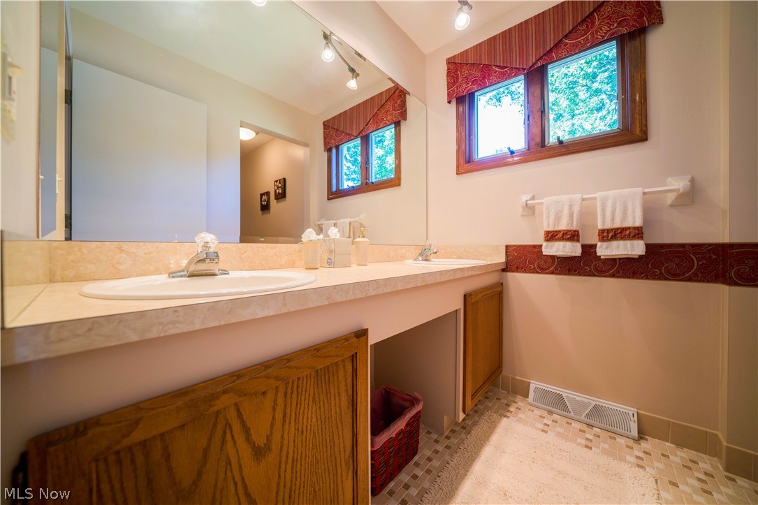 Sandy Rdg 10 - Residential