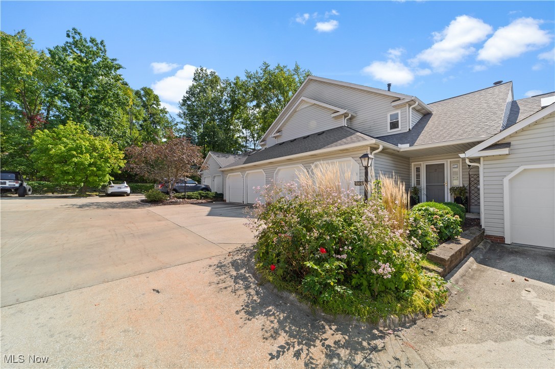 900 Hampton Circle #2, Aurora, Ohio image 1